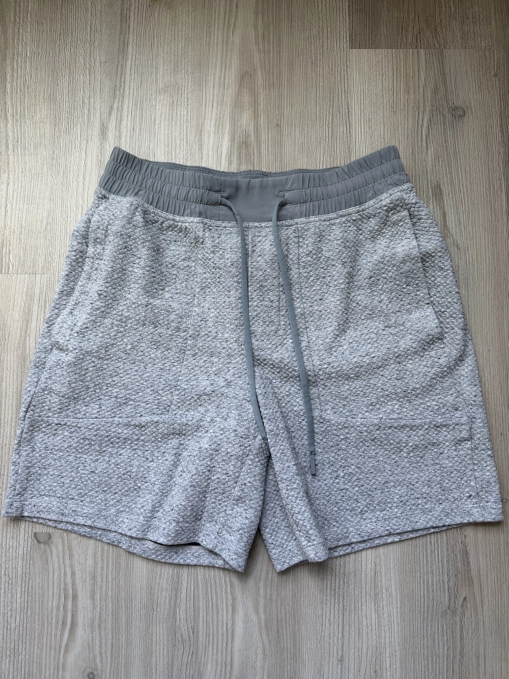 Lululemon Men's Drawstring Shorts Size Medium